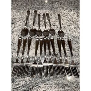 17PC Hampton Forge Stainless 025‎ Silverware Flatware